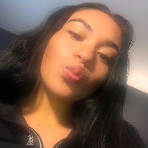 Meet your Posher, Madelin